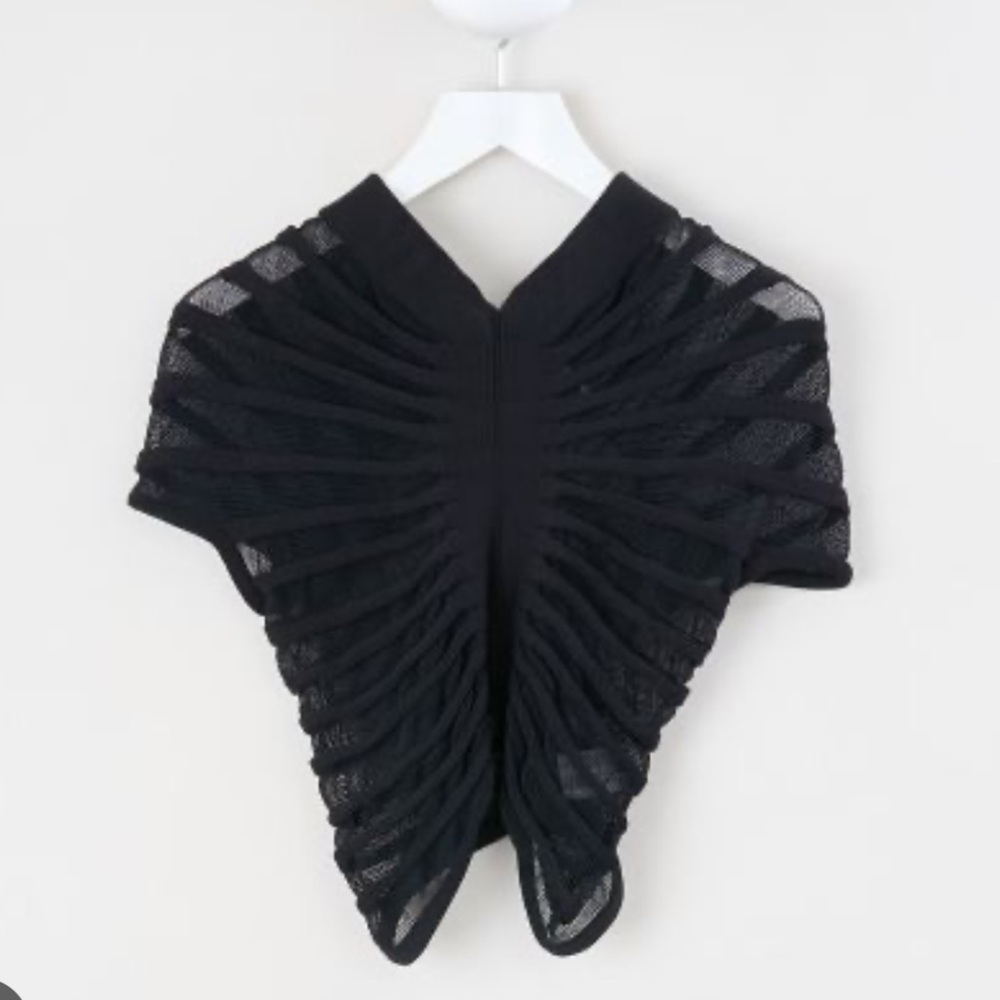 RARE Alaia 3D effect black stretch crop top 38